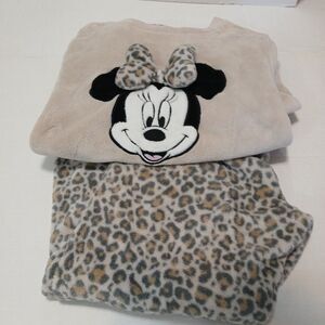 Disney Minnie Mouse Leopard Print Fluffy Cozy Pajama Set W-M Light Brown/Bow